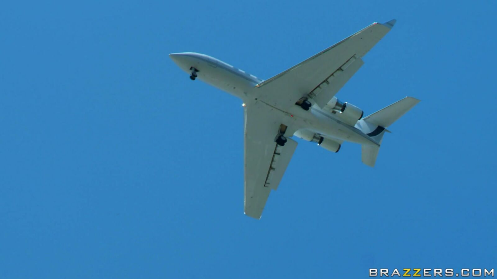 [1.92 GB] [BigtitsinUniform.com / PS3.BRRAZZZER.com] Kortney Kane & Nikki Monroe (Filthy Skies / 21.09.11) [Big Tits, Facial, ThreeSome, Titty Fuck, Boots] [1080p] – Porn torrents download