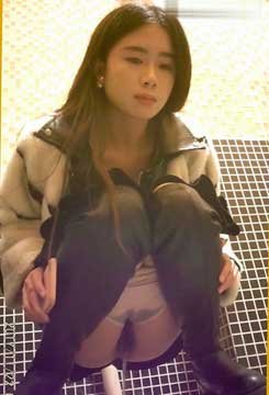 Китайские девушки в туалете II