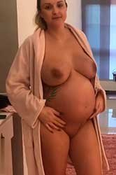 BellaTight - Schwanger und Schwanz hart abgeritten