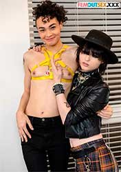 Hot Girl on Girl Action!