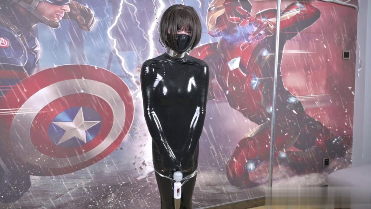 [Kiki] Latex Vacuum Bag and Mask Femdom (Fetish Slave Studio) [2021, Latex, Breathplay, Gas Mask, Fetish, 1080p, Web-DL]