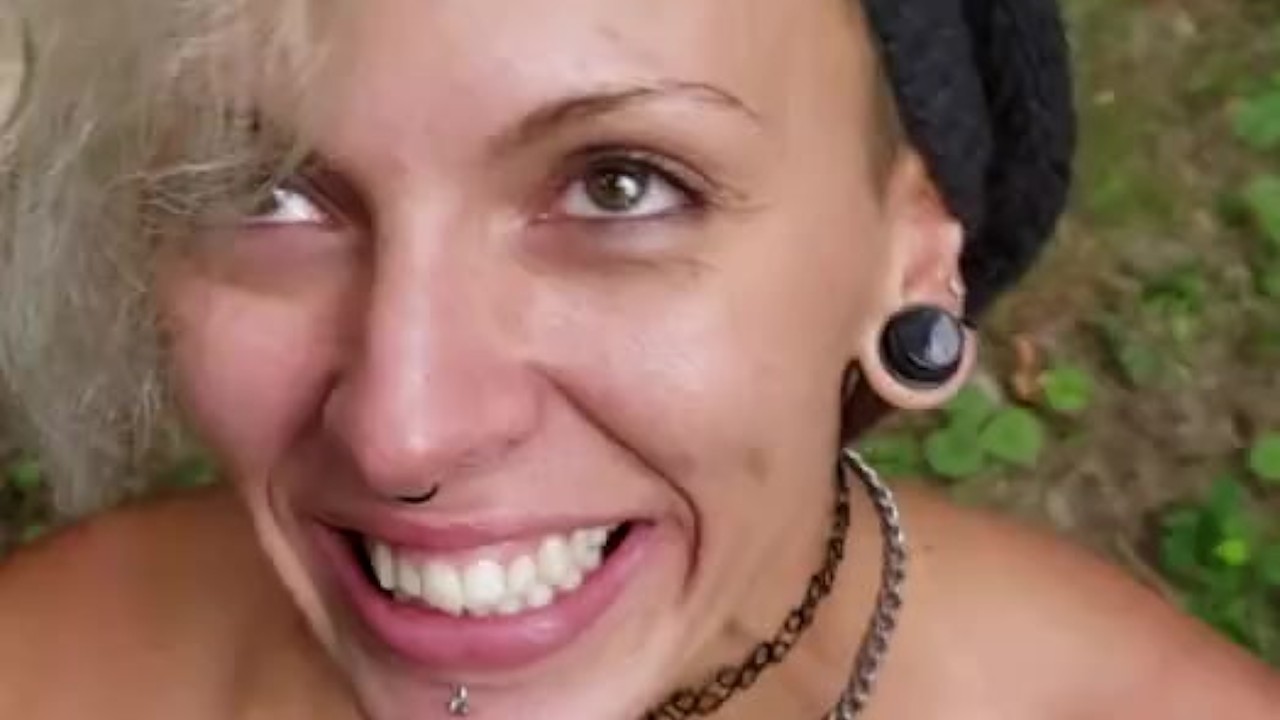 [OblivionsMazze969] Voyeur blow job in the park early in the morning with tinder meet up