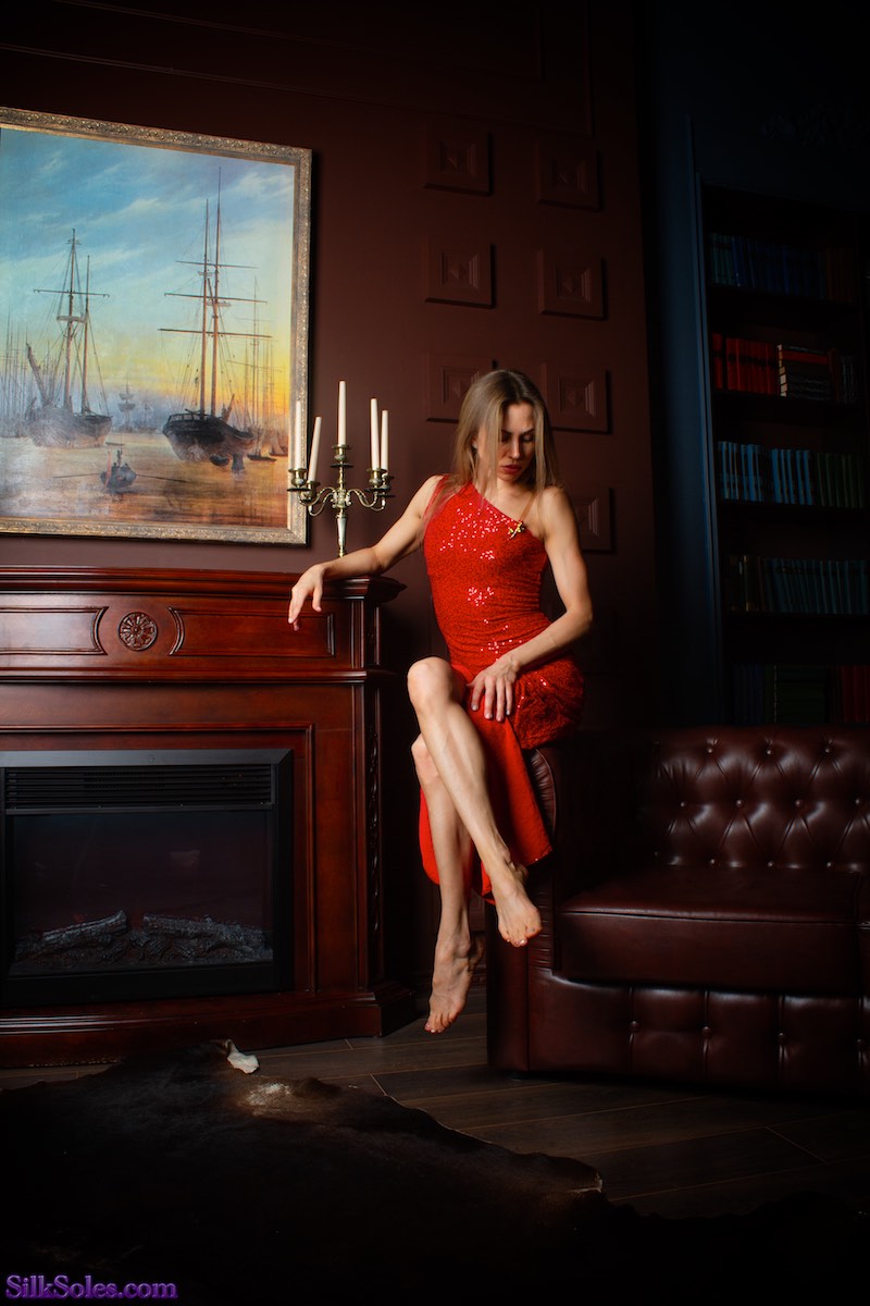 [Silk Soles.com] 02.01.2024 – 31.12.2024 [Fetish, Erotic, Feet, Legs, Barefoot, Glamour, Silk, Uniform] [от 800x1200 до 1600x1200, 5011 фото, 26 сетов]