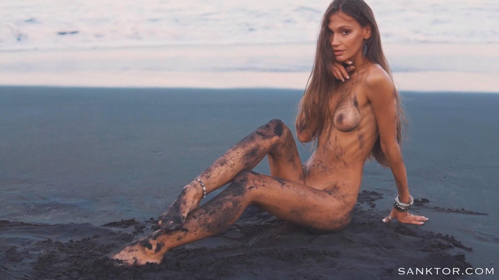 [327 MB] [Sanktor.com] Karamel (#174) [2025-05-01, Erotic, Posing, Solo, 1080p, SiteRip]