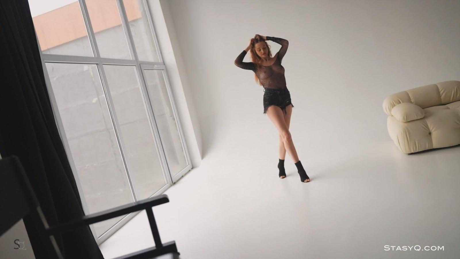 [291.9 MB] [StasyQ.com] Rita Fizzi (#648) [2025-05-11, Erotic, Posing, Solo, 1080p, SiteRip]