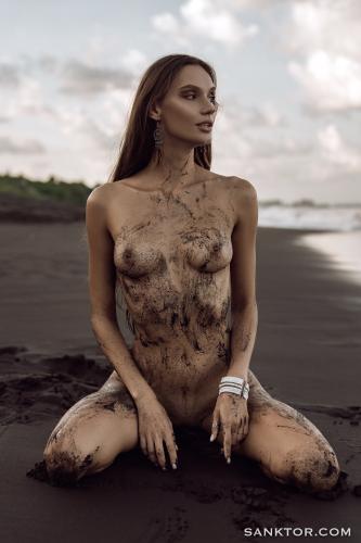 [Sanktor.com] Karamel (#174) [2025-05-01, Erotic, Posing, Solo, 1080p, SiteRip]