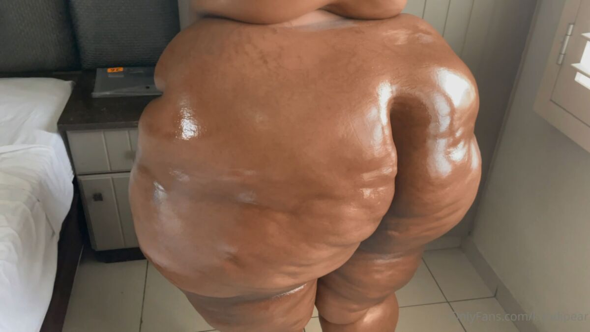 [Onlyfans.com] Kandipear - Gigaass [2022, Solo, Big Ass, Huge Ass, BBW, SSBBW, 1080P, Web -DL]