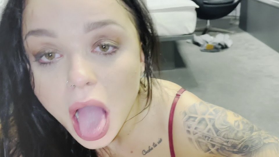 [LegalPorno.com / PissVids.com / Real Life RLP] Daphne Klyde aka Erica Black (Real Life Porno 02: Daphne Klyde.) [2022-08-28, Gonzo, Straight, Big Ass, Deep Throat, Gagging, Slap, Facial, Swallow, Peeing, 1080p]