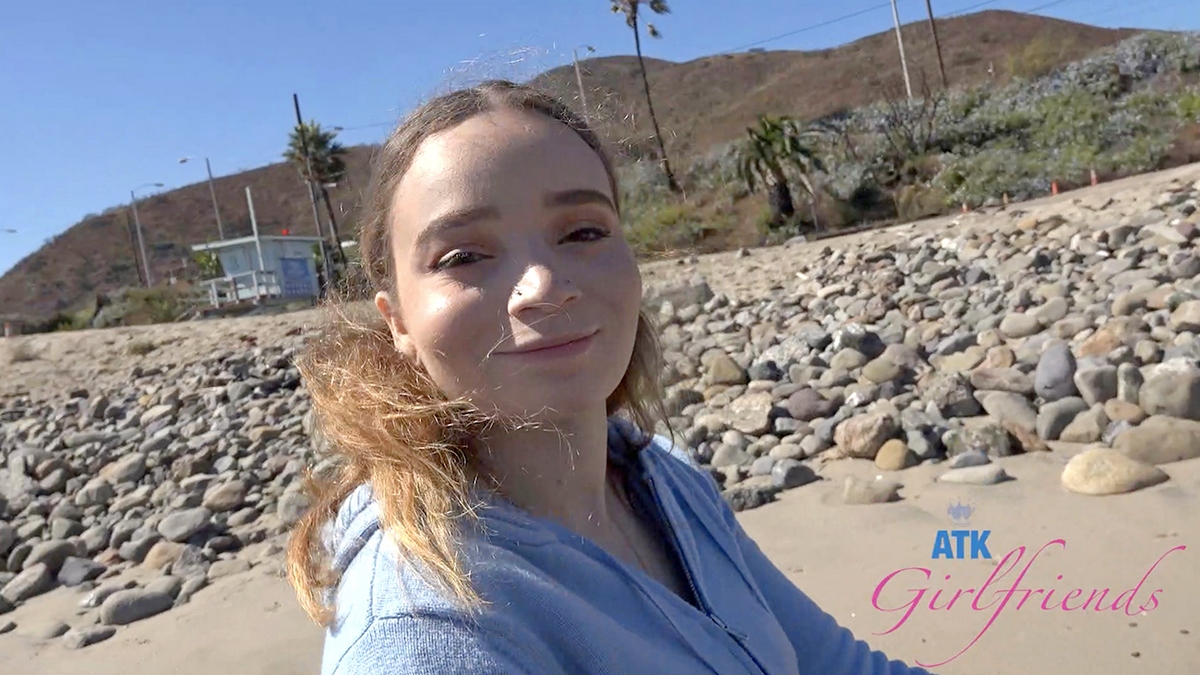 [ATKGirlfriends.com] Selina Imai - Topanga 1/2 (1821 Scene #1) [2025-09-26, Big Tits, Fingering, POV, Piercing, Pissing, Voyeur, bathroom, beach, Breast Play, date, Fit, orgasm, public, wet, 480p, SiteRip]