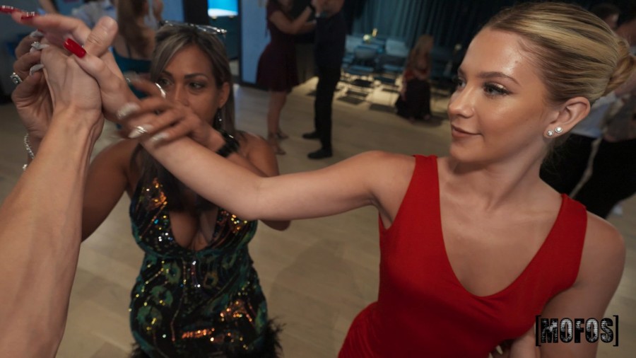 [LetsPostIt.com / Mofos.com] Becky Summer, Parker Ambrose - Ballroom Balling [2025-12-26, All sex, 1080p, SiteRip]