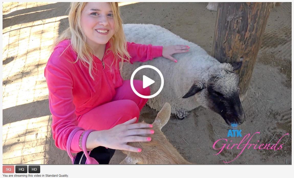 [466.5 MB] [ATKGirlfriends.com] Dez Hansen - At The Farm 1/2 (1839 Scene #1) [2025-12-13, Blonde, Blowjob, Creampie, Fingering, Footjob, Handjob, POV, Public Nudity, Shaved, Voyeur, Breast Play, Daddy, date, orgasm, outdoors, wet, 480p, SiteRip]