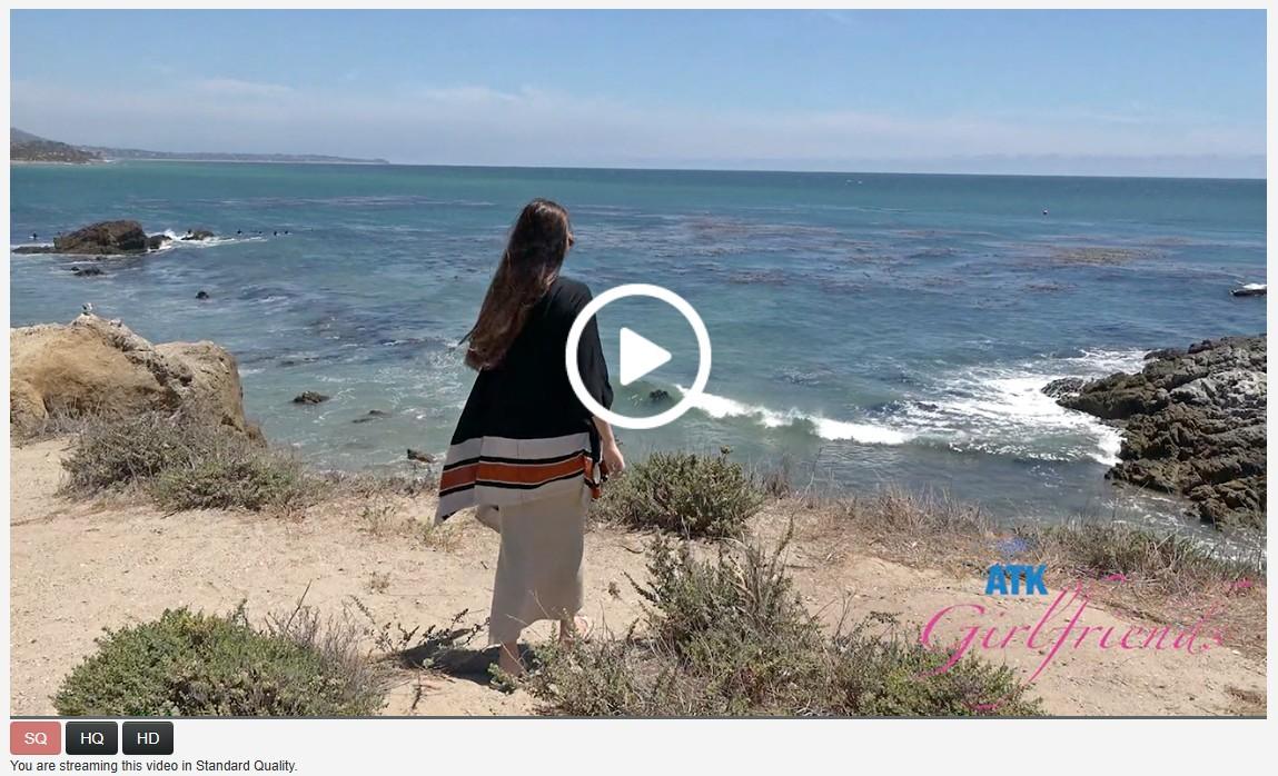 [516.5 MB] [ATKGirlfriends.com] Serena Hill - Malibu Park 1/2 (1807 Scene #1) [2025-08-06, Blowjob, Exhibitionism, Fingering, Handjob, POV, Petite, Pissing, Public Nudity, bathroom, beach, Breast Play, date, large labia, outdoors, trimmed pussy, wet, 480p, SiteRip]