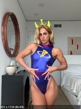 [Onlyfans.com] Claira Stone (47 роликов) Pack (cclaire.bbearxo) [2025, Posing, Solo]