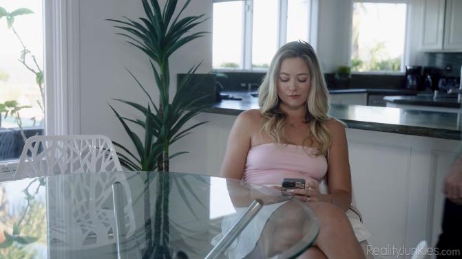 [RealityJunkies.com / MileHighMedia.com] River Lynn - Deep Inside My Stepsister (23.01.2026) [All Sex, Hardcore, Gonzo, 480p]