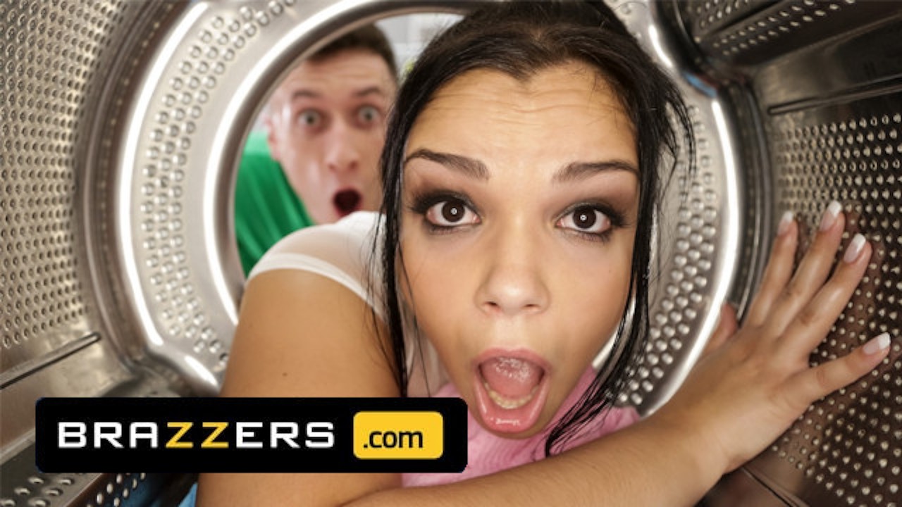 [Brazzers] Brazzers - софия ли застряла в сушилке и в итоге получила анальное послеобеденное наслаждение