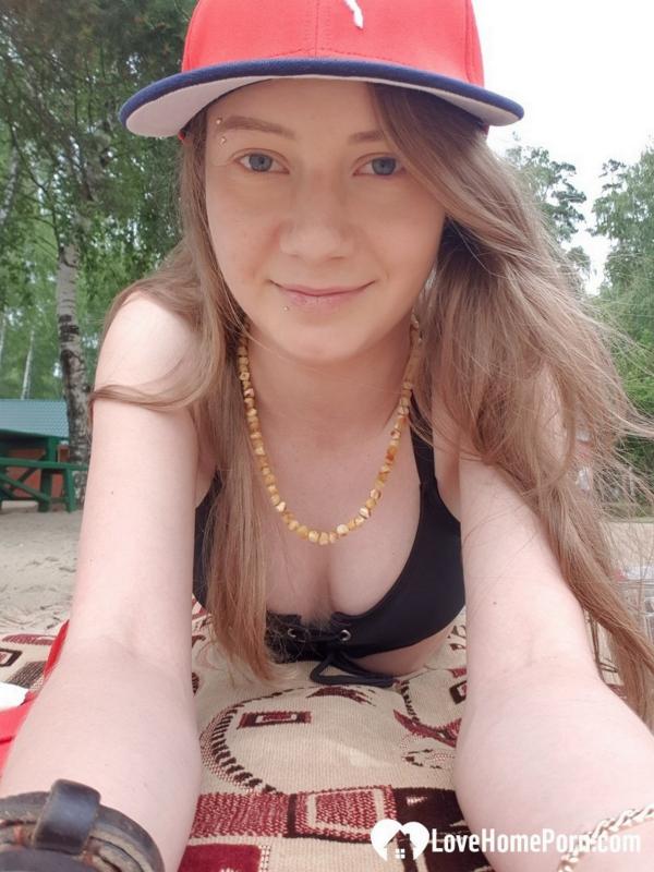 Hottie with great legs doing some nude selfies [Amateur,Solo,Posing] [3644*2733, 17 фото]