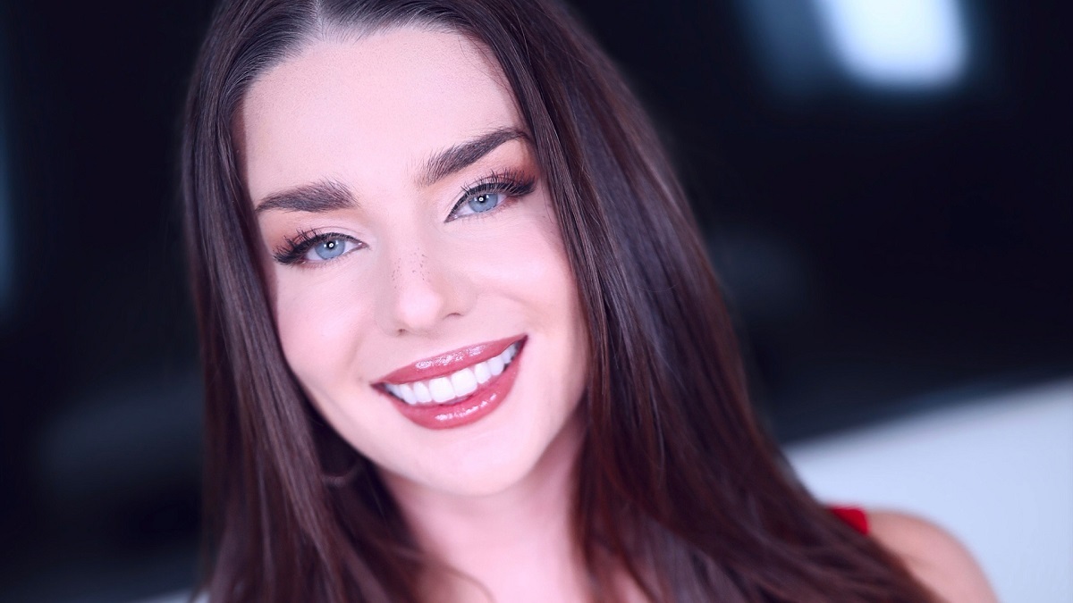 [AmateurAllure.com] Maddie Wren - Sweet Nurse Maddie Wren Meets the Amateur Allure Couch [2026-02-13, All Sex, Blowjob, Ball Sucking, Missionary, Doggy, Cowgirl, Cum In Mouth, Cum Swallowing, 1080p, SiteRip]