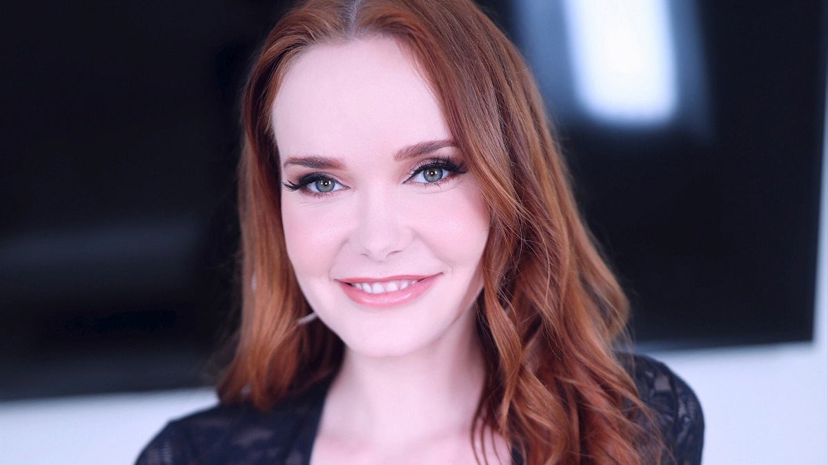 [AmateurAllure.com] Chloe Foxxe - Chloe Foxxe s Fiery Red Locks Shine in Her Amateur Allure Debut [2026-01-30, All Sex, Redhead, Blowjob, Deepthroat, Ball Sucking, Titfuck, Missionary, Cowgirl, Doggy, Cum In Mouth, Cum Swallow, 1080p, SiteRip]