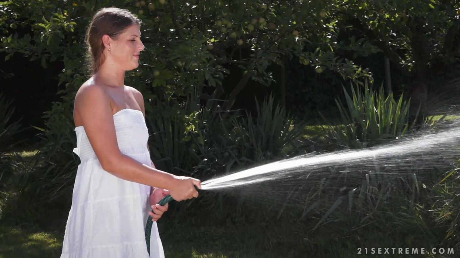 [968.4 MB] [zoliBoy.com / 21SExtreme.com] Agata (Summer Shower / 16-08-2013) [2013, Outdoor, Pissing, Blowjobs, Hardcore, All Sex, HDRip, 1080p] – Porn torrents download