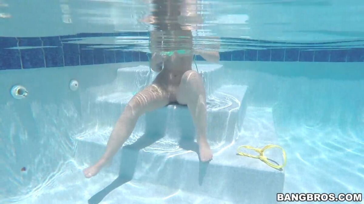 [Assparade.com / Bangbros.com] Chase (01-09-2014) [2014, Big Ass, Blowjobs, Facial, Outdoor, Gonzo, Hardcore, All Sex, HDRip, 720p] – Porn torrents download