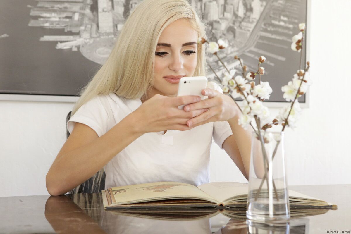 [Nubiles-porn.com / bountyhunterporn.com] / badtteenspunished.com] Naomi Woods Imageset [American, Blonde, Blow job, Caucasian, Green Eyes, Natural Tits] [2939×4409 – 3840×5760, 250 photos, 2 sets] – Porn torrents download