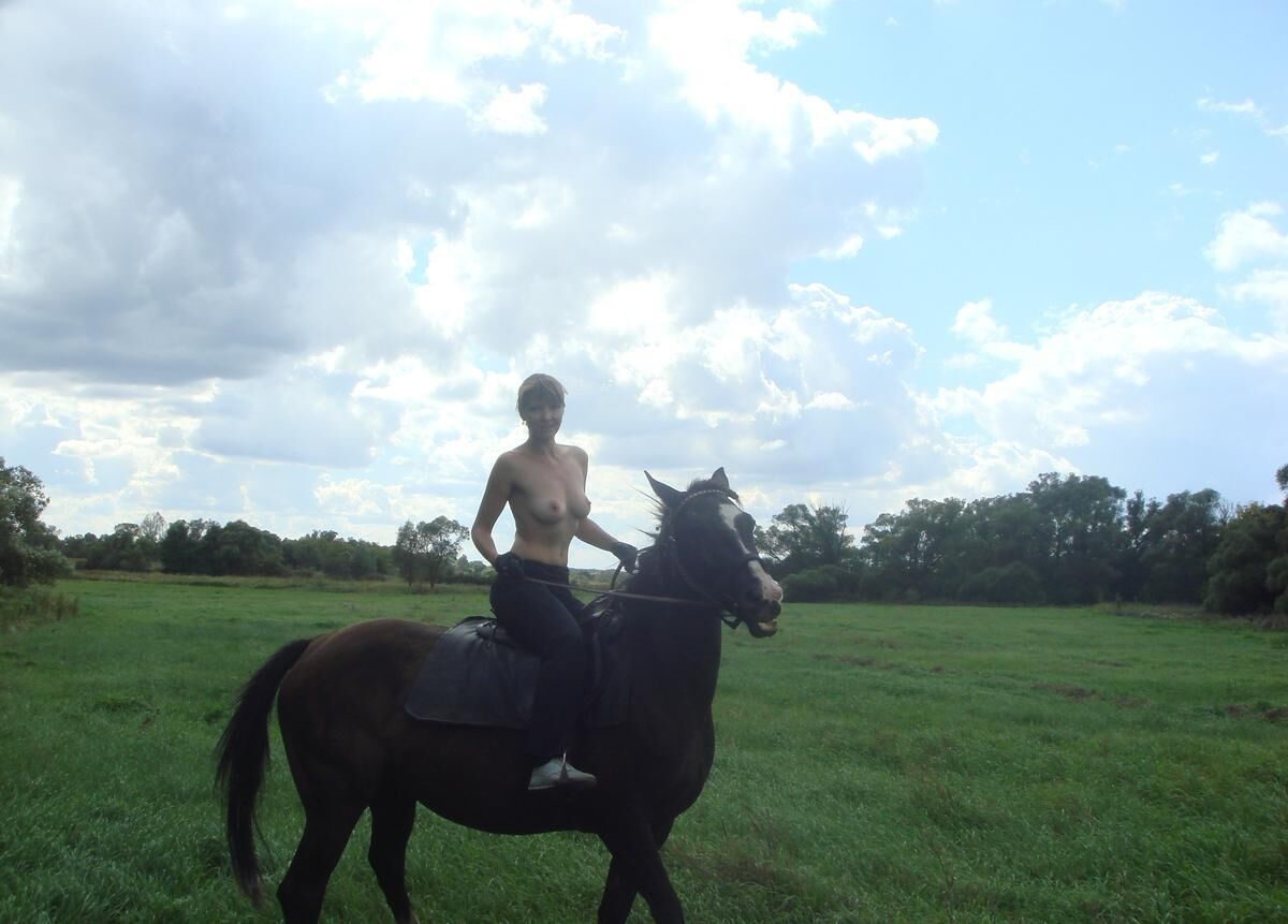 Esti [Amateur, Solo, Posing] [from 1000 * 775 to 1200 * 862, 47 photo] – Porn torrents download