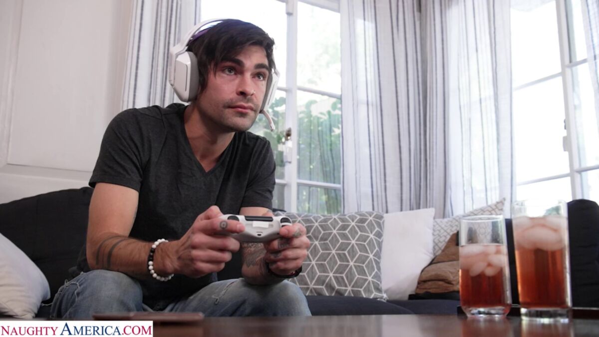 [MyFriendshotmom.com / naughtyamerica.com] Charlie Phoenix (Big Tit Milf Charlie Phoenix Plays Video Games with Son’s Friend Before Fucking His Joy-Dick / 17.12.2021) [American, Big Ass, Big Tits, Blonde, Blow Job, Caucasian,Cum In Mouth, Lingerie, Mature, Milfs, Shaved, Stockings, Straight, Tattoos, 1080p, HDRip] – Porn torrents download