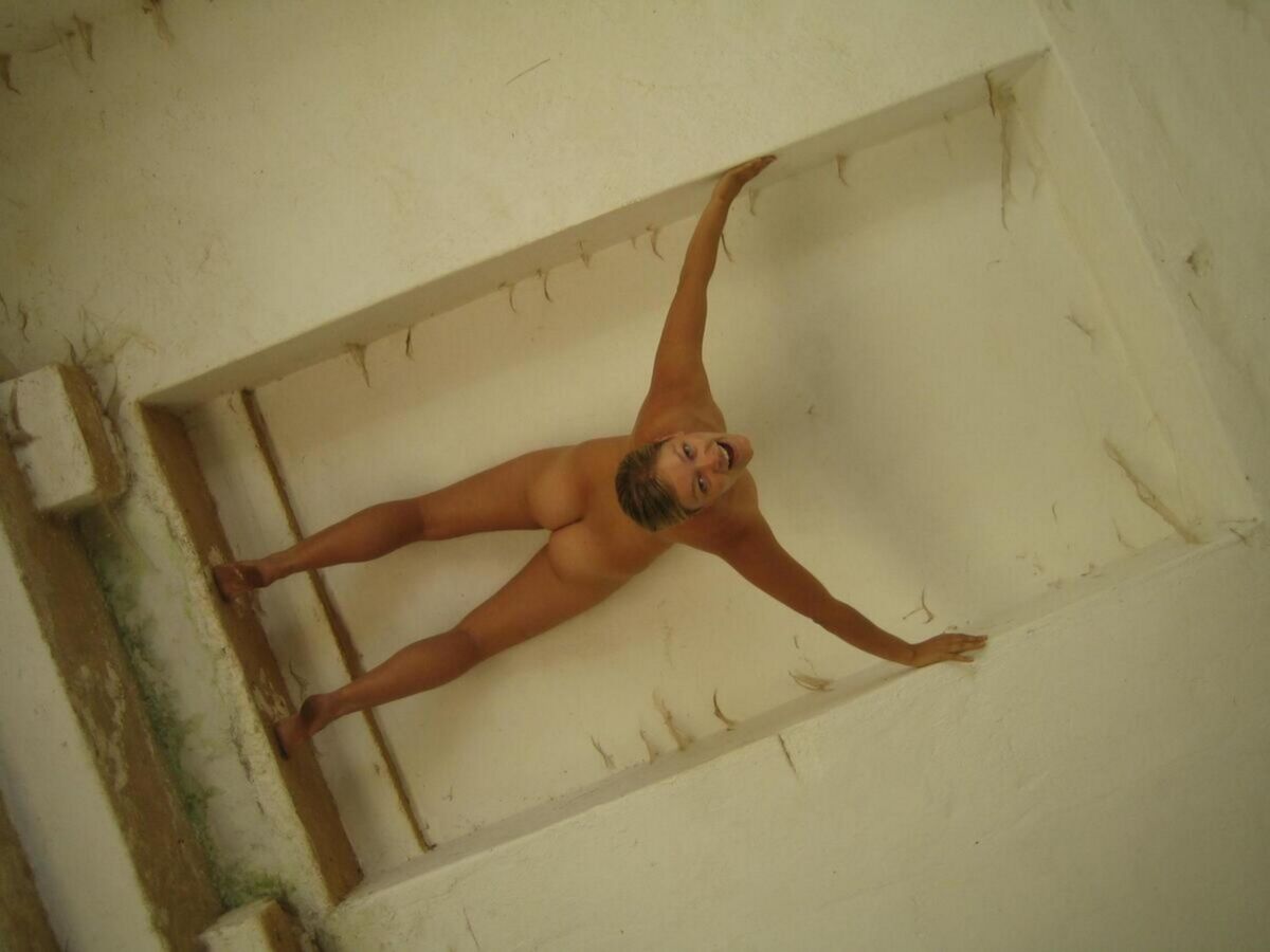 Nora in the castle [Amateur, Big Boobs, Solo, Posing, Hairy] [from 1700 * 1268 to 2040 * 1530, 80 photo] – Porn torrents download