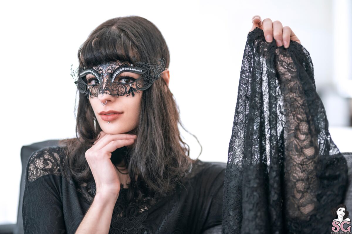 [Suicidegirls.com] 2022-01-11 PrettyBones – Masquerade [Solo, Posing] [2661×4000 – 2662×4000, 60 photo] – Porn torrents download