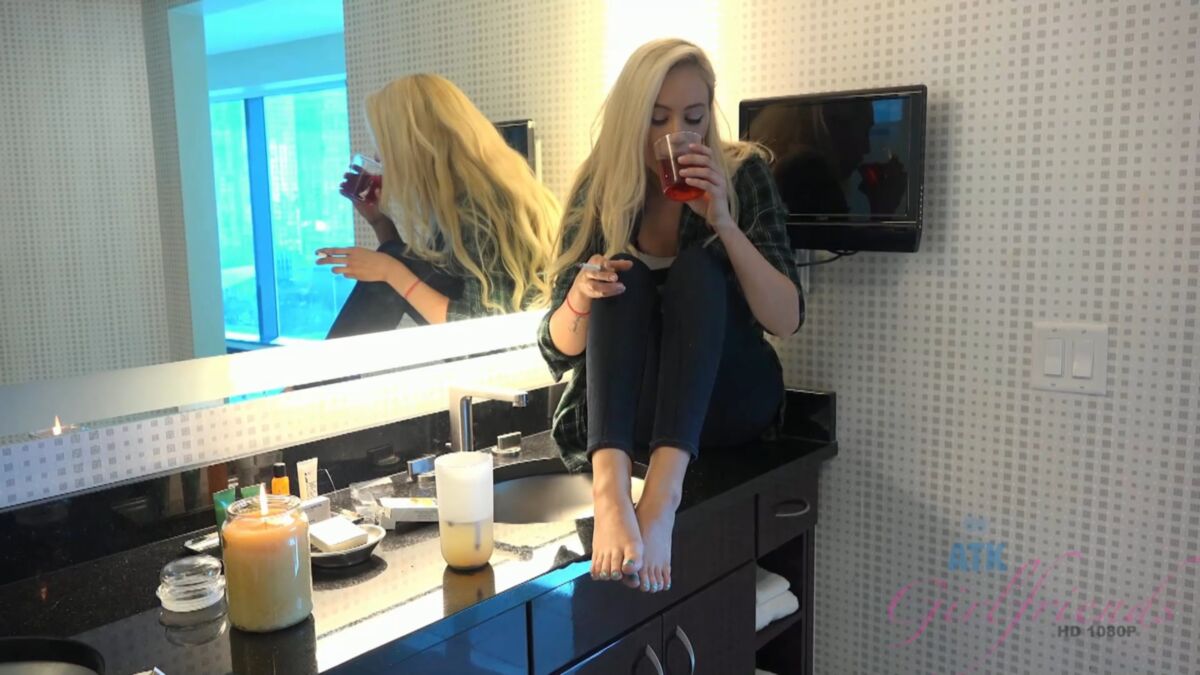 [Atkgirlfriends.com] LYRA LAW (LAS VEGAS 1/3) [2017, POV, Piss, Orgasm, Masturbation, 1080p] – Porn torrents download