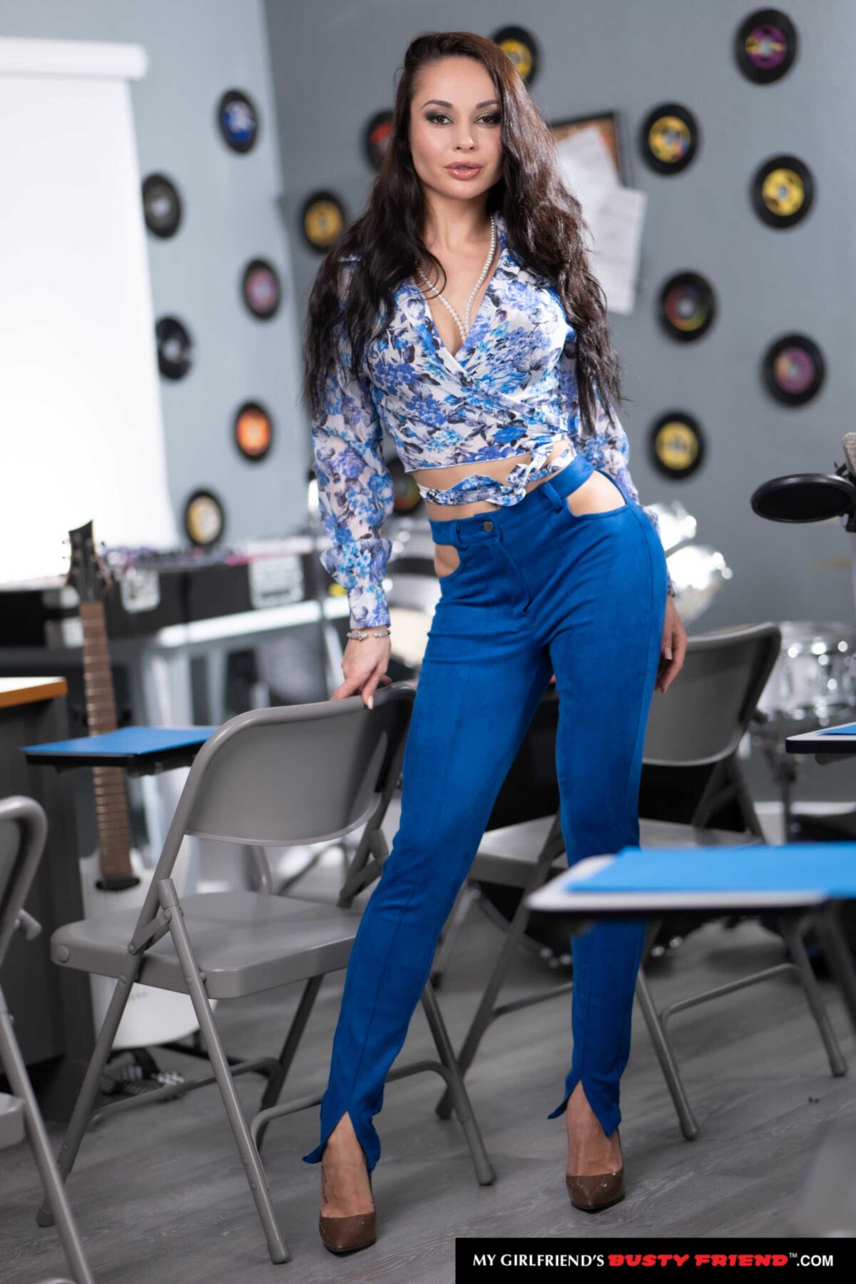 [MyGirlfriendSBustyFriend.com / naughtyamerica.com] 2022-02-04 Crystal Rush – Busty Babe Crystal Rush Blows a Big Cock in Music Class [Big Tits, Brunette, Blowjob, Cum on Pussy, Fake Tits, Milf, Russian, Straight, Trimmed] [2500×1667, 384 photo] – Porn torrents download