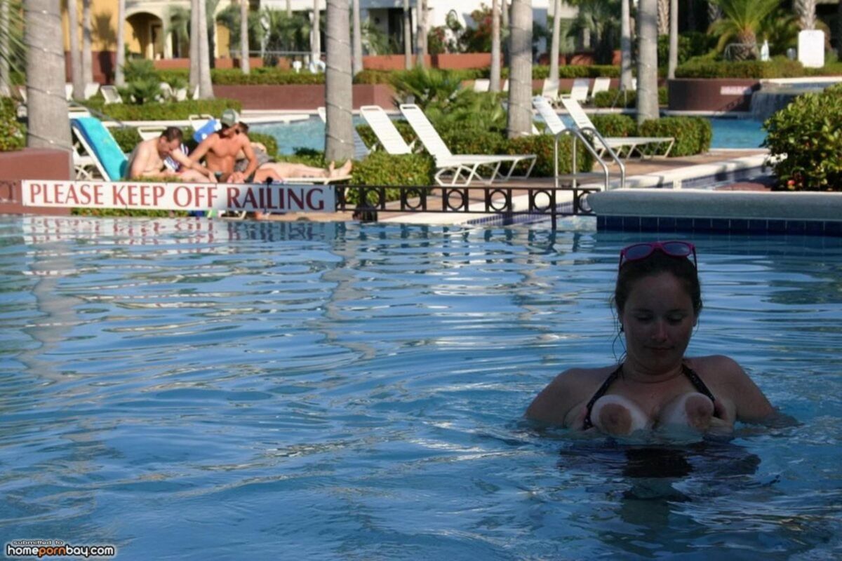 Busty Amateur Wife Showing Her Tits [Amateur, Big Boobs, Solo, Masturbation, Posing] [2040 * 1360, 49] – Porn torrents download