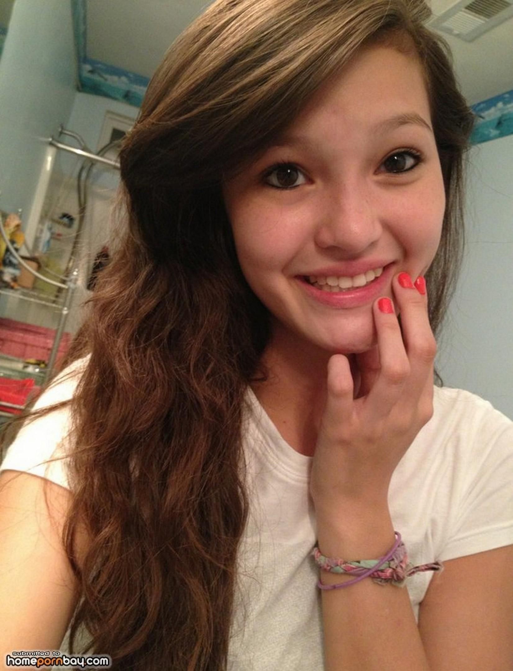 Pretty Amateur Teen Making Selfie [Amateur, Solo, Posing] [from 1333 * 1080 to 2159 * 1652, 36] – Porn torrents download