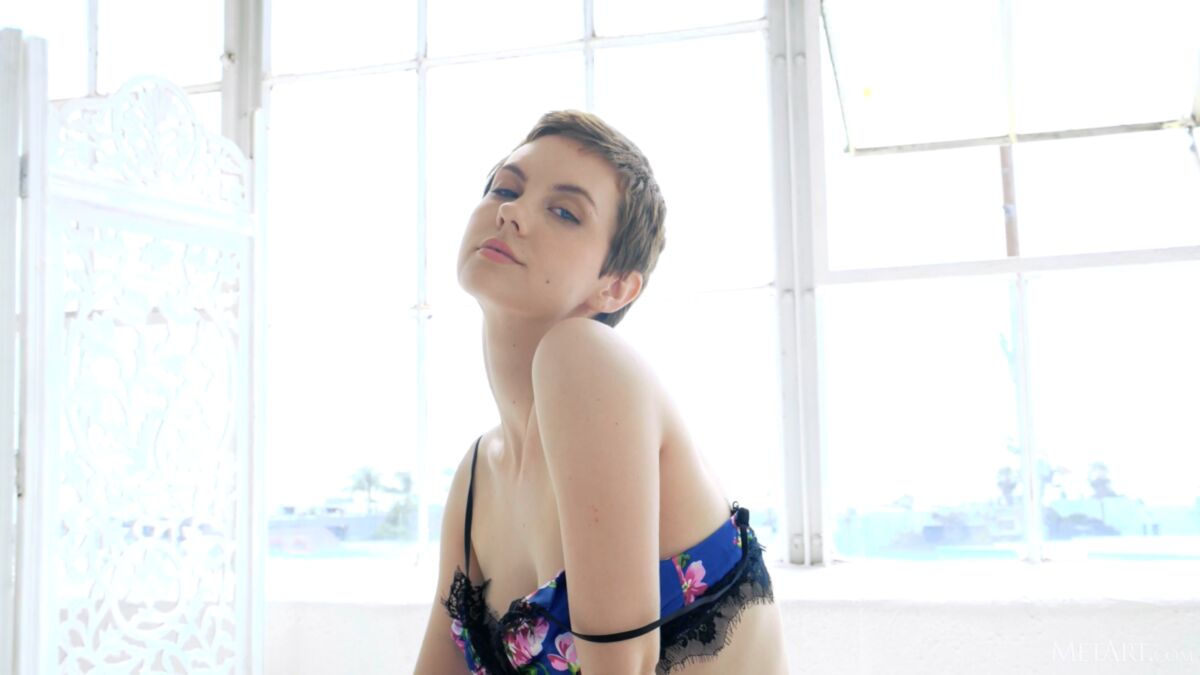 [Metart.com] Kayla Coyote (Light Bath) [2022-03-29, Solo, Posing, Glamor, 1080p] – Porn torrents download