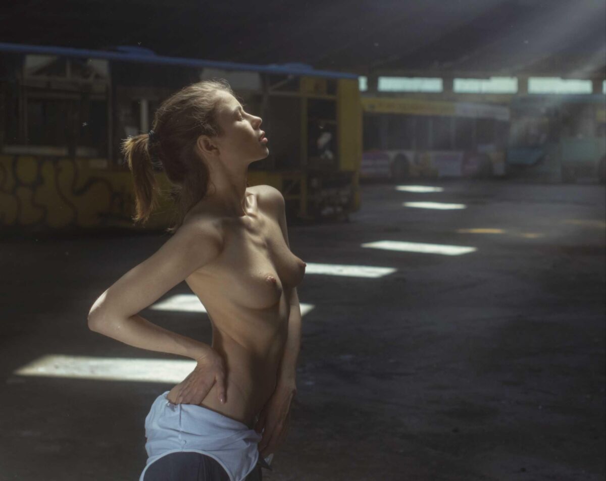 Light art erotica for retro [Solo, Posing] [from 800*534 to 3200*2136, 575] – Porn torrents download