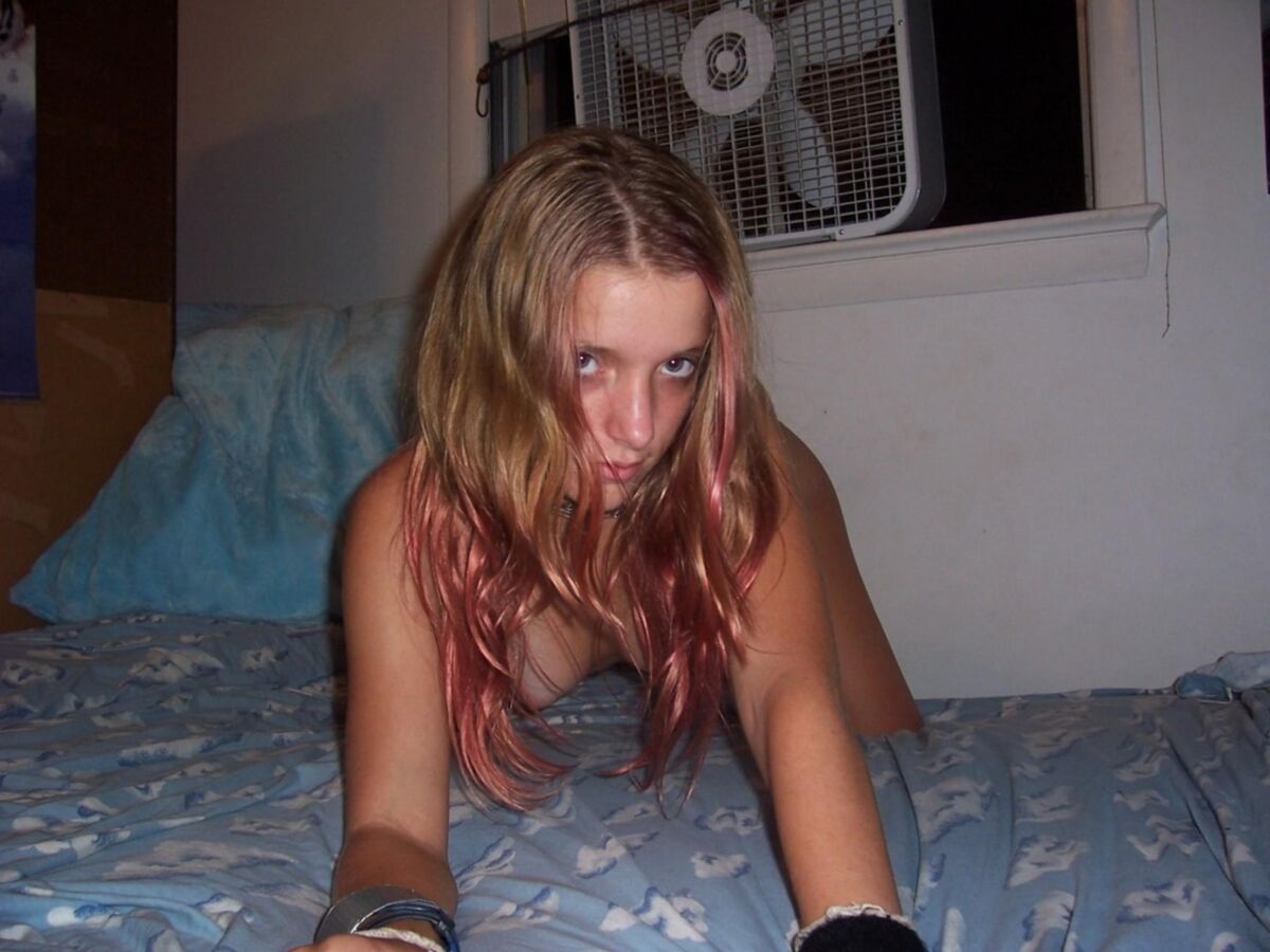 Captain of the Cheerleaders [Amateur, Solo, Masturbation, Posing] [from 1092*819 to 3456*2592, 37 photos] – Porn torrents download