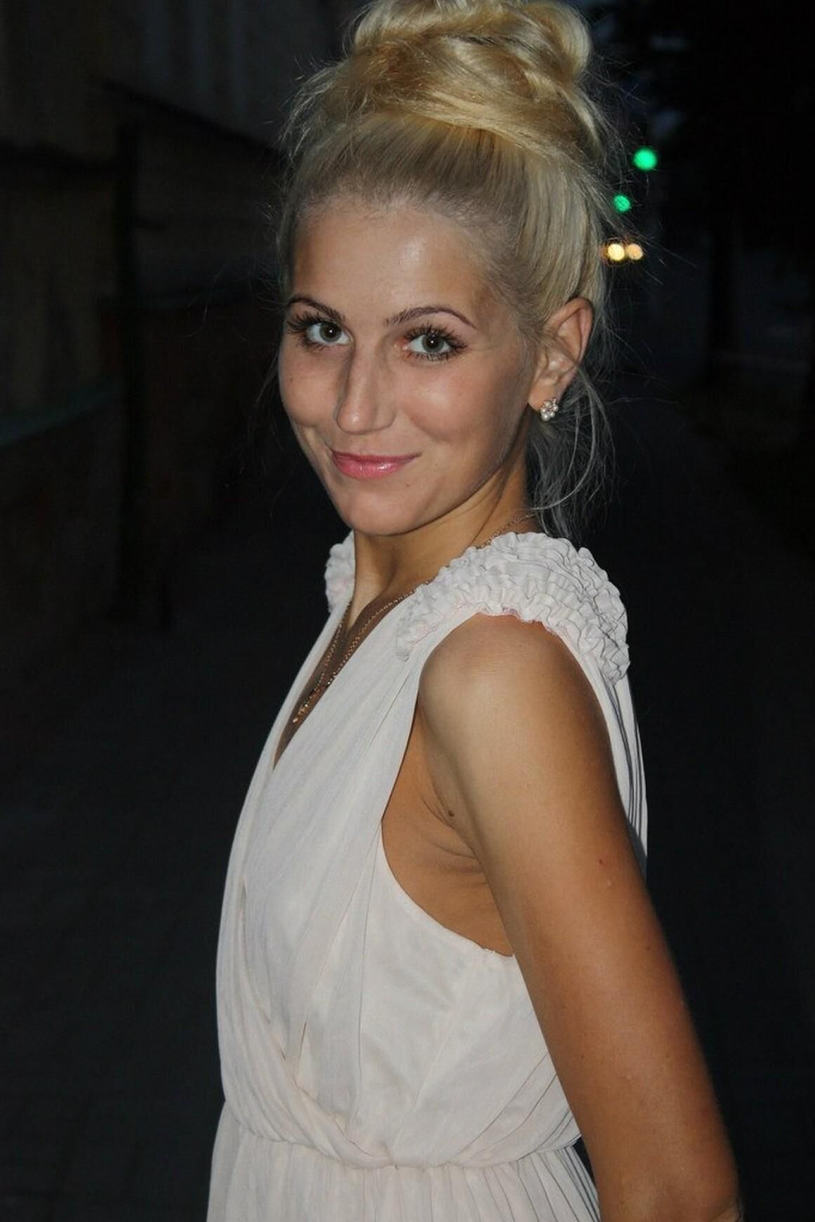 Amateur set from VKontakte 365 [Amateur, Solo, Russian, Posing] [from 1026*593 to 2176*1450, 52 photos] – Porn torrents download