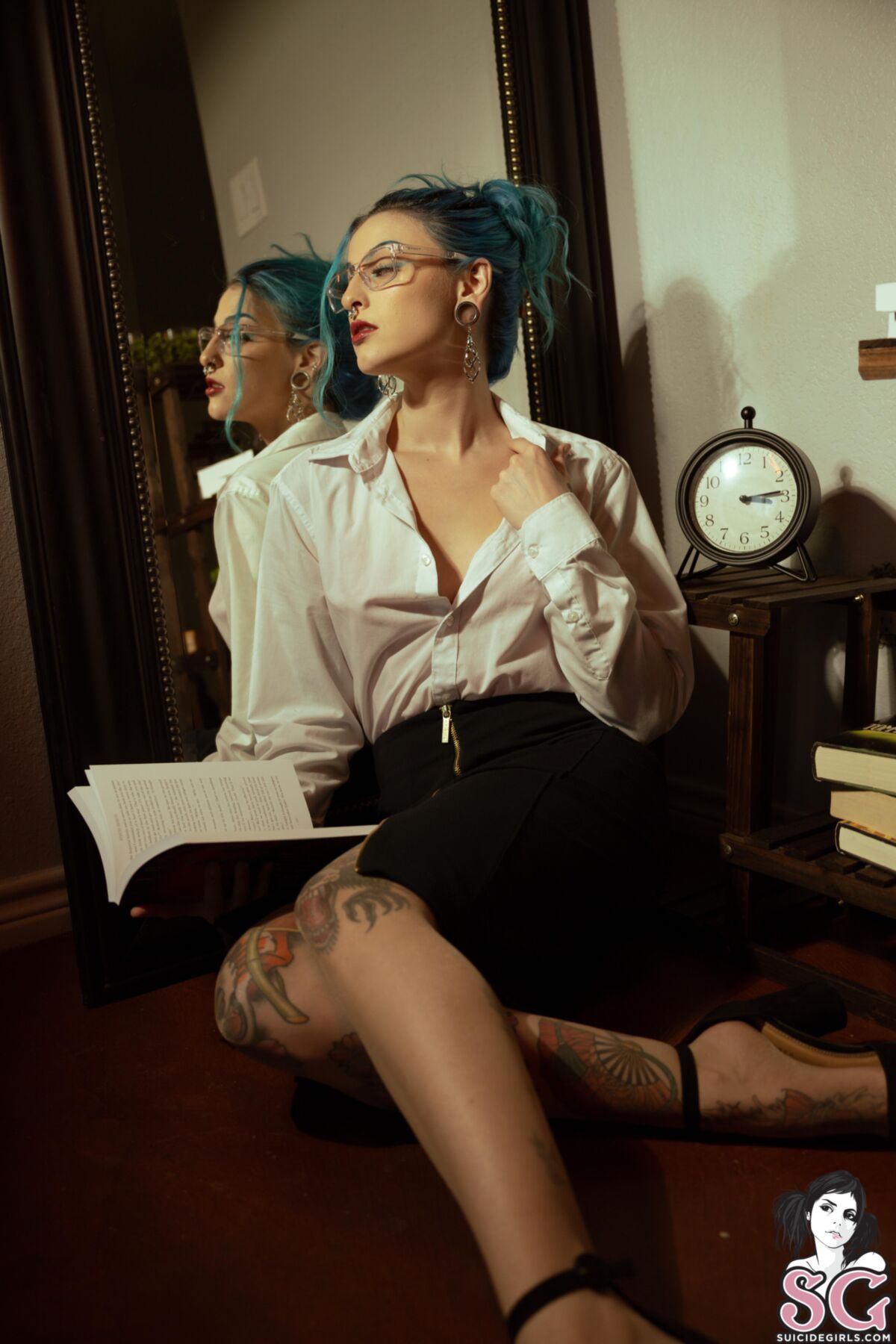 [Suicidegirls.com] 2023-01-20 WhitleyQueen-Don’t Judge A Book by Its Cover [Solo, Posing] [4480×6720, 48 photos] – Porn torrents download