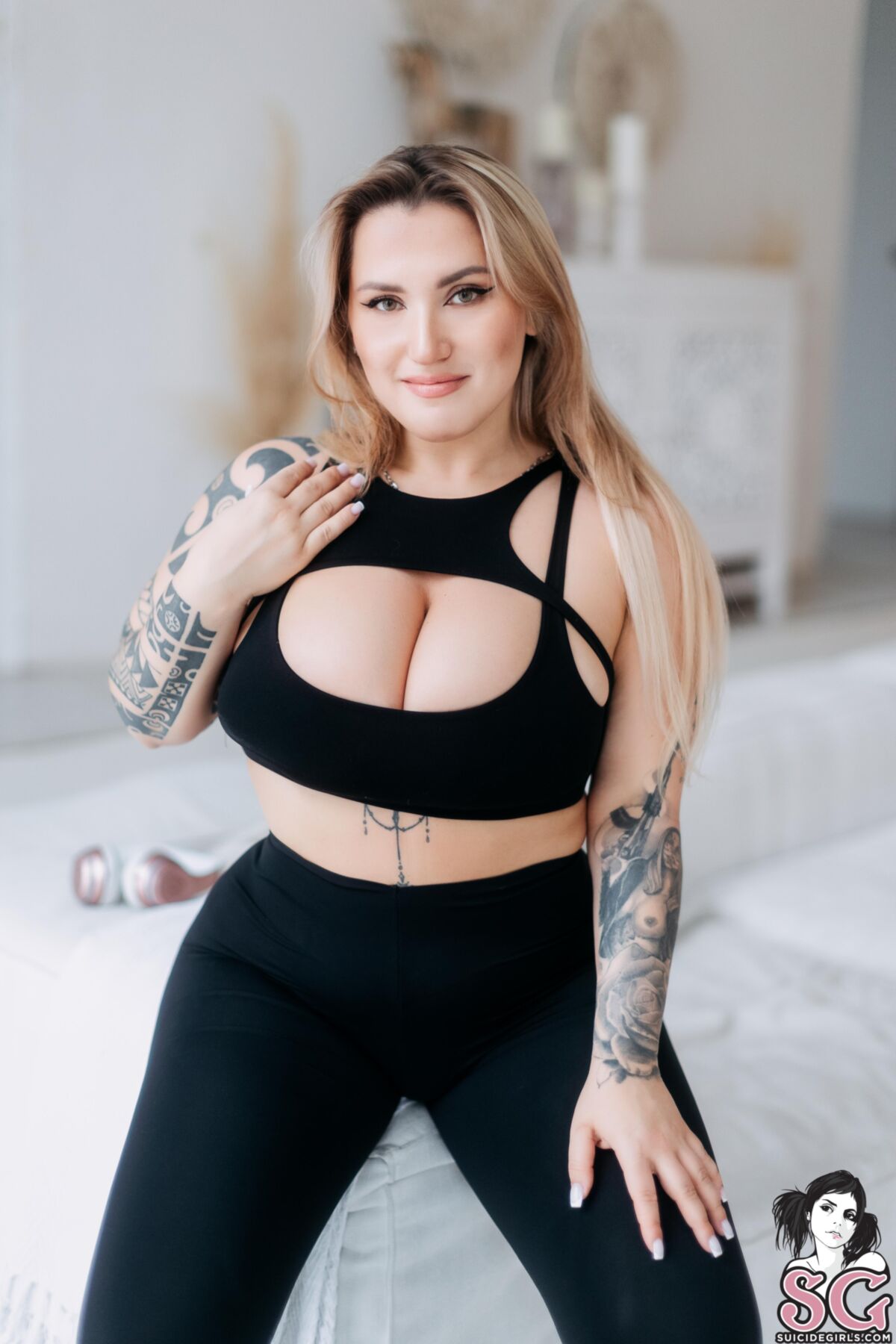 [SuicideGirls.com] 2023-05-14 Alenaswagpanda – Squat day [Solo, Posing] [3021×4532-7331×5472, 60 photos] – Porn torrents download