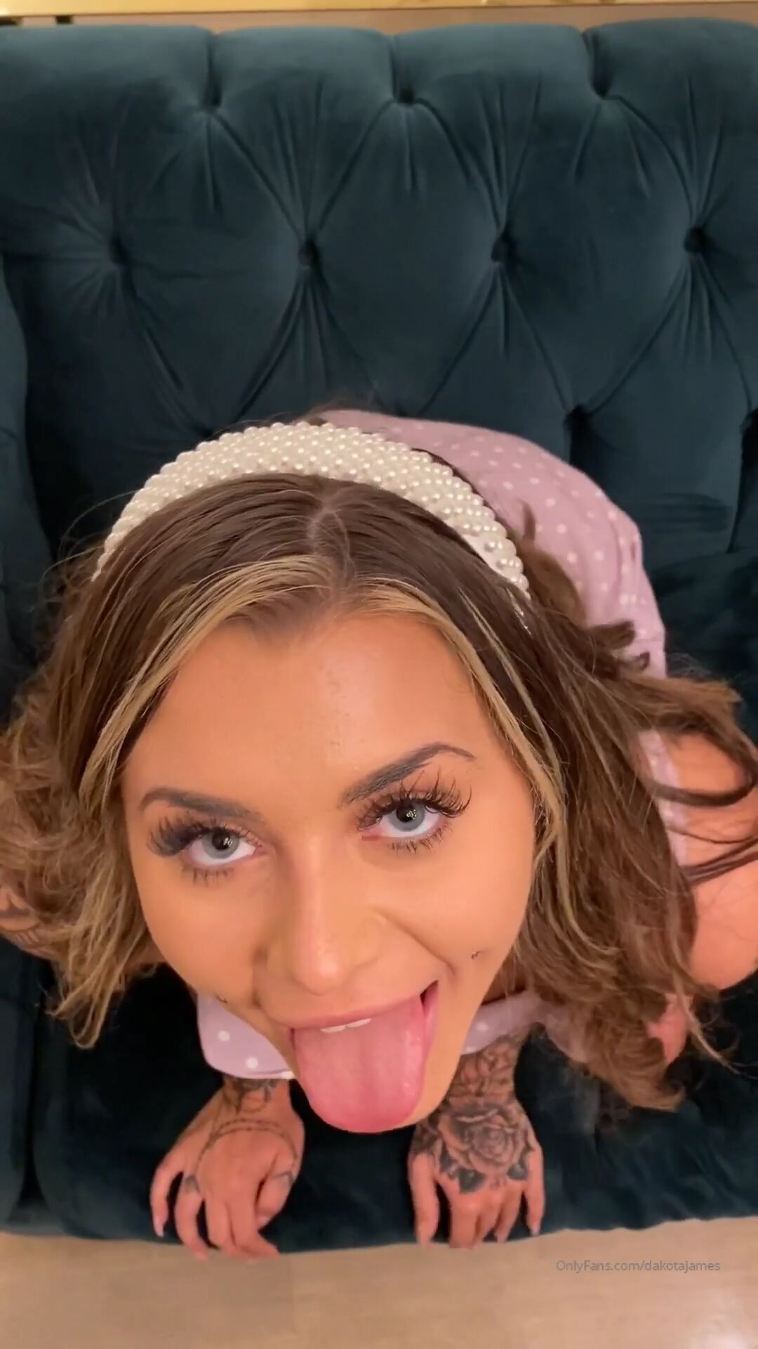 [Onlyfans.com] Dakota James – VikingBarbie caught me with her man [2020-09-13, Amateur, Dildo, Girl/Girl, Hardcore, POV, Strapon, Threesome (FFM), Role Play, Spitroast, 1080p, SiteRip] – Porn torrents download