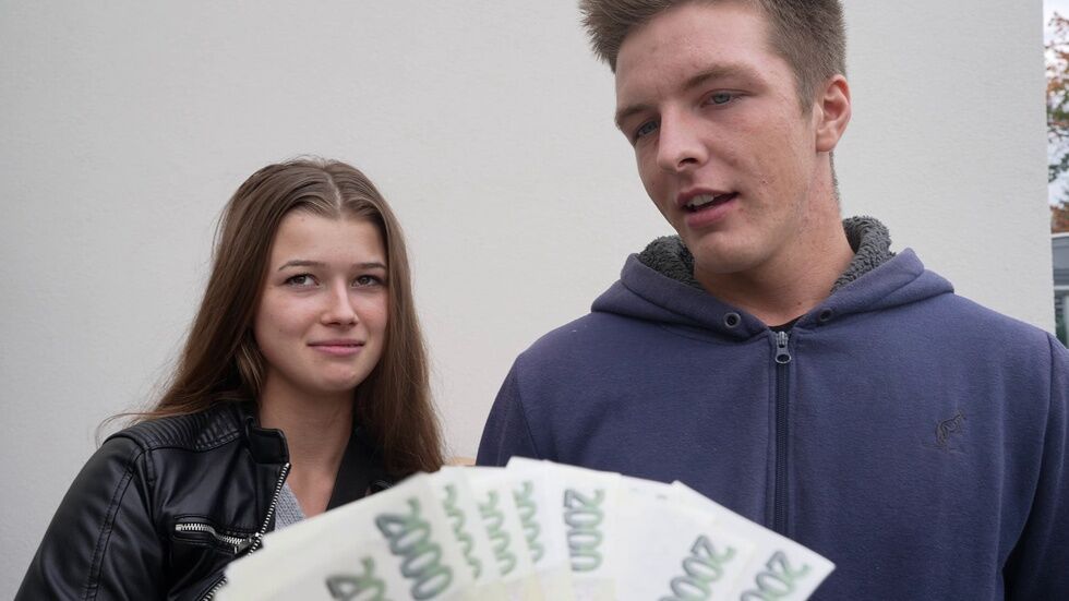 [CzechStreets.com / Czechav.com] Olivia Sparkle – Sold Girlfriend (with Russian subtitles) (E141) [2023-02-14, Blowjob, Doggystyle, Hardcore, Beauty, For Money, Missionary, Panties To Side, Public Sex, Teen , With Clothes, 2160p] [rus, eng sub] – Porn torrents download