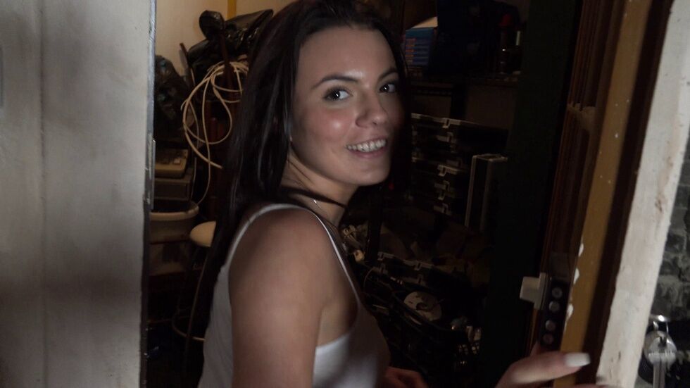 [CzechStreets.com / CzechAV.com] Vanessa Decker – The cutest waitress in Prague (with Russian subtitles) (E96) [2016, Blowjob, Brunette, Hardcore, Sex for money, POV, 1080p] [rus, eng sub] – Porn torrents download