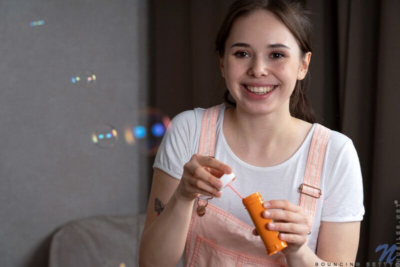 [Nubiles.net] Bouncing Betty – Bubbly [2023.09.06, Solo, Teen, Masturbation, 2160p] – Porn torrents download