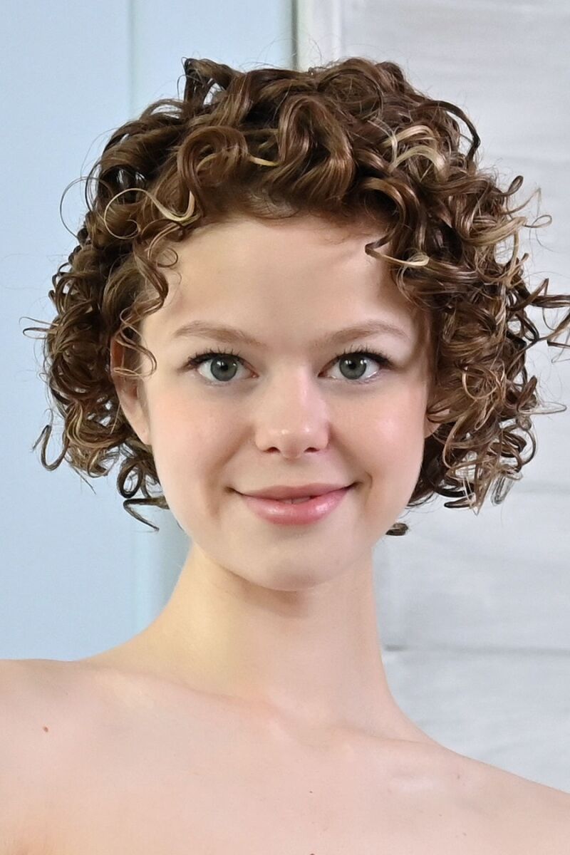 Sophia Wonder (Sophie C), 2 clips (2020), [Solo, Erotic, Posing, Flexible, Ballerinas] (1080p) – Porn torrents download