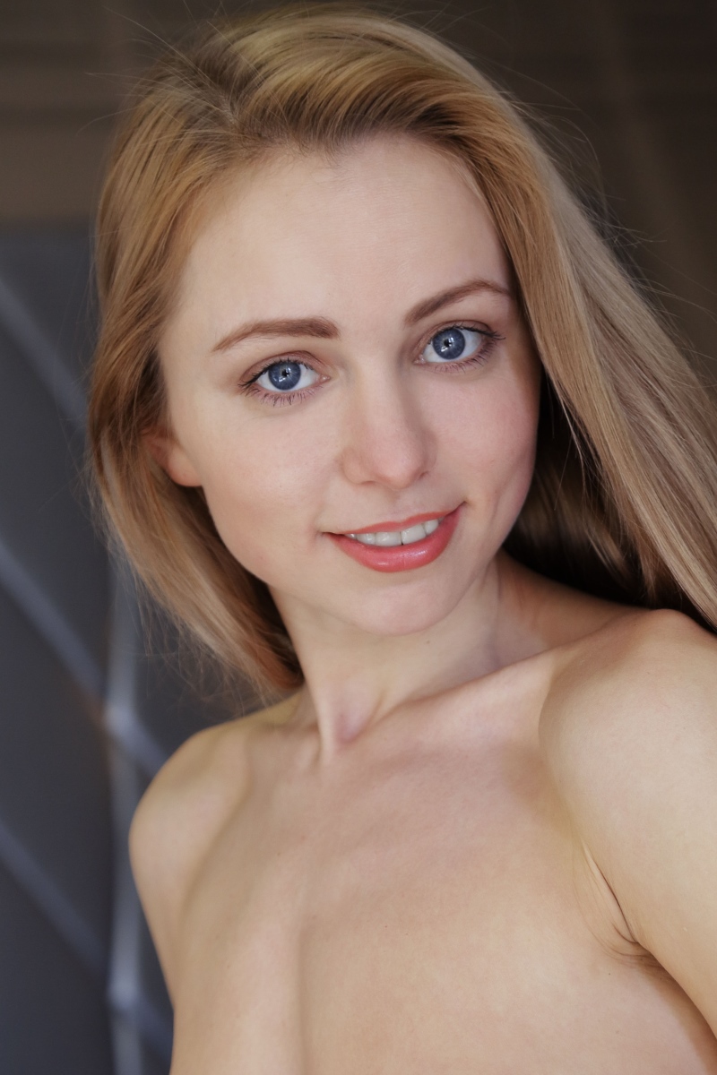 Lenayna [Solo, Erotic, Posing] (full pack) [4324x2883–5760x3840, 807 photos в 9 sets]