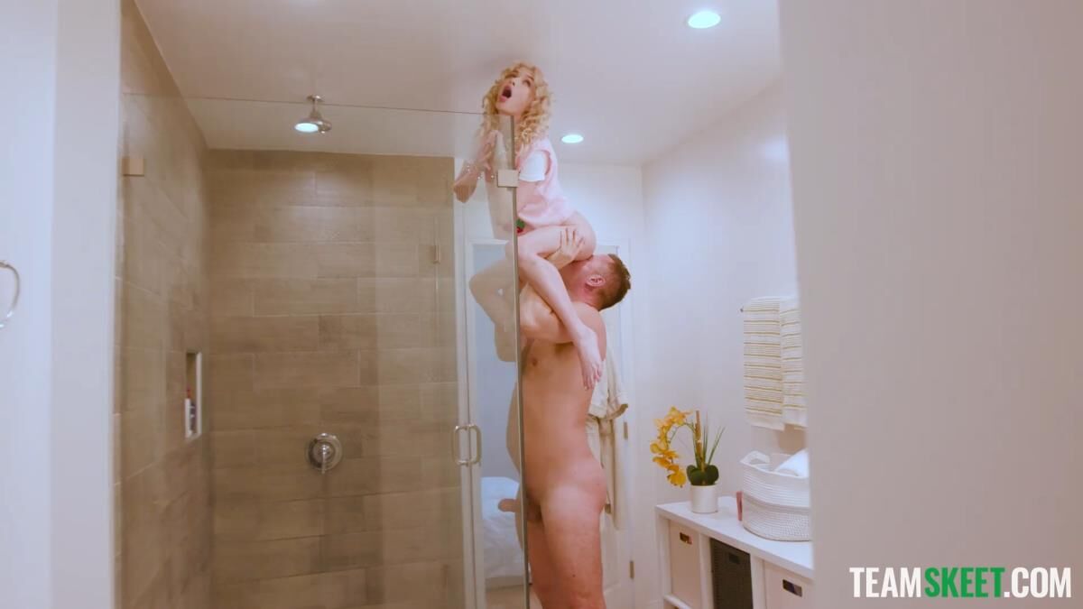 [486.1 MB] Emma Rosie (The Tiniest, Horniest Spy) – Porn torrents download