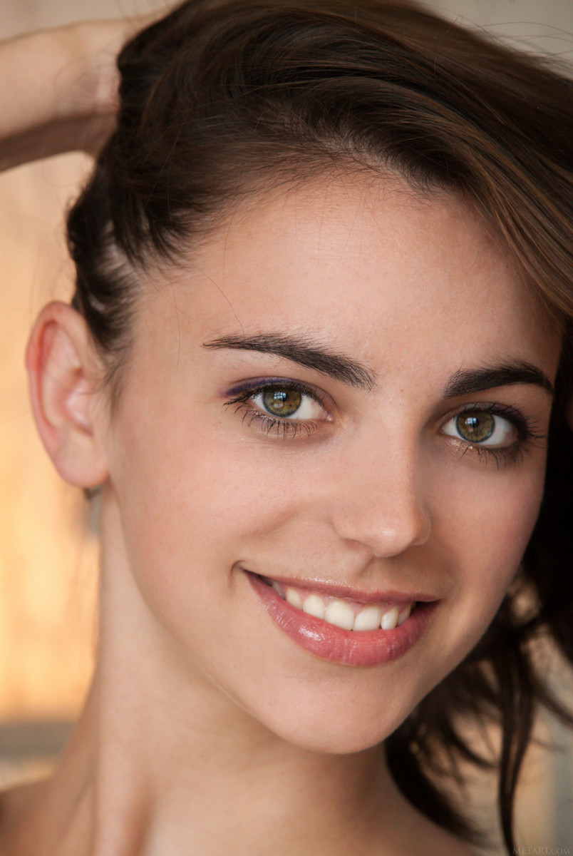 Mercedes (Andrea) [Solo, Erotic, Posing] (full pack) [Hi-Res 5616x3744, 970 photos в 8 sets]